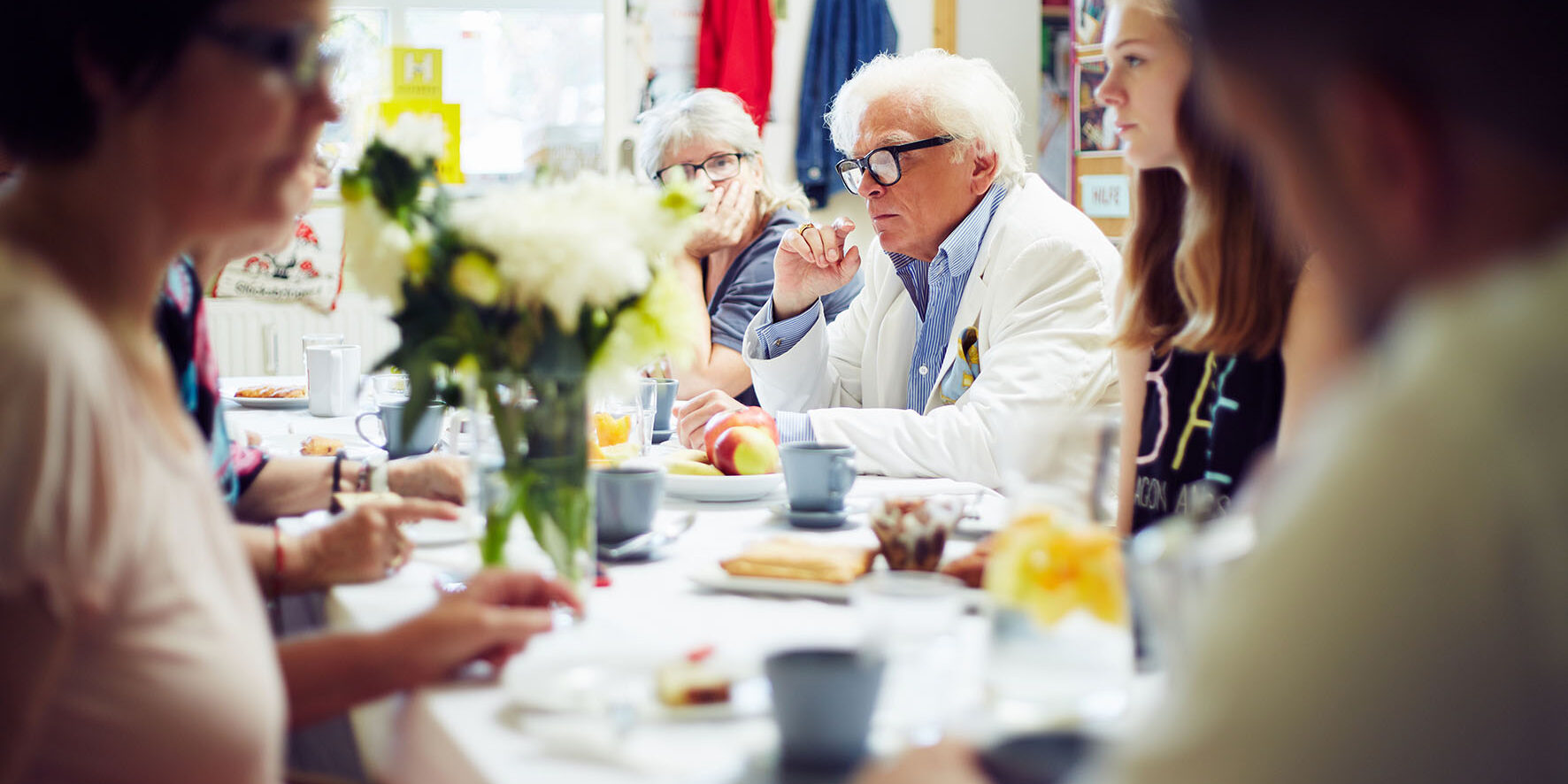 Menschen im Tageszentrum