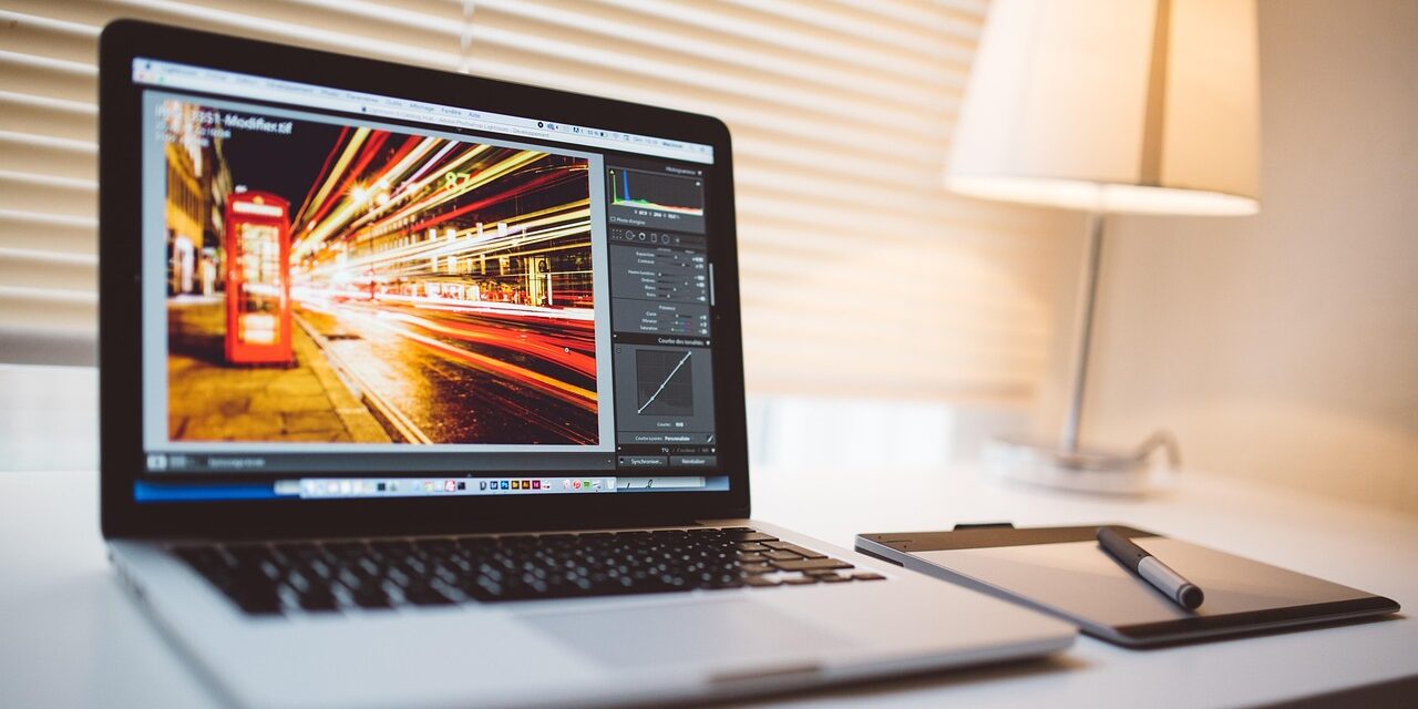 Notebook auf dem Tisch