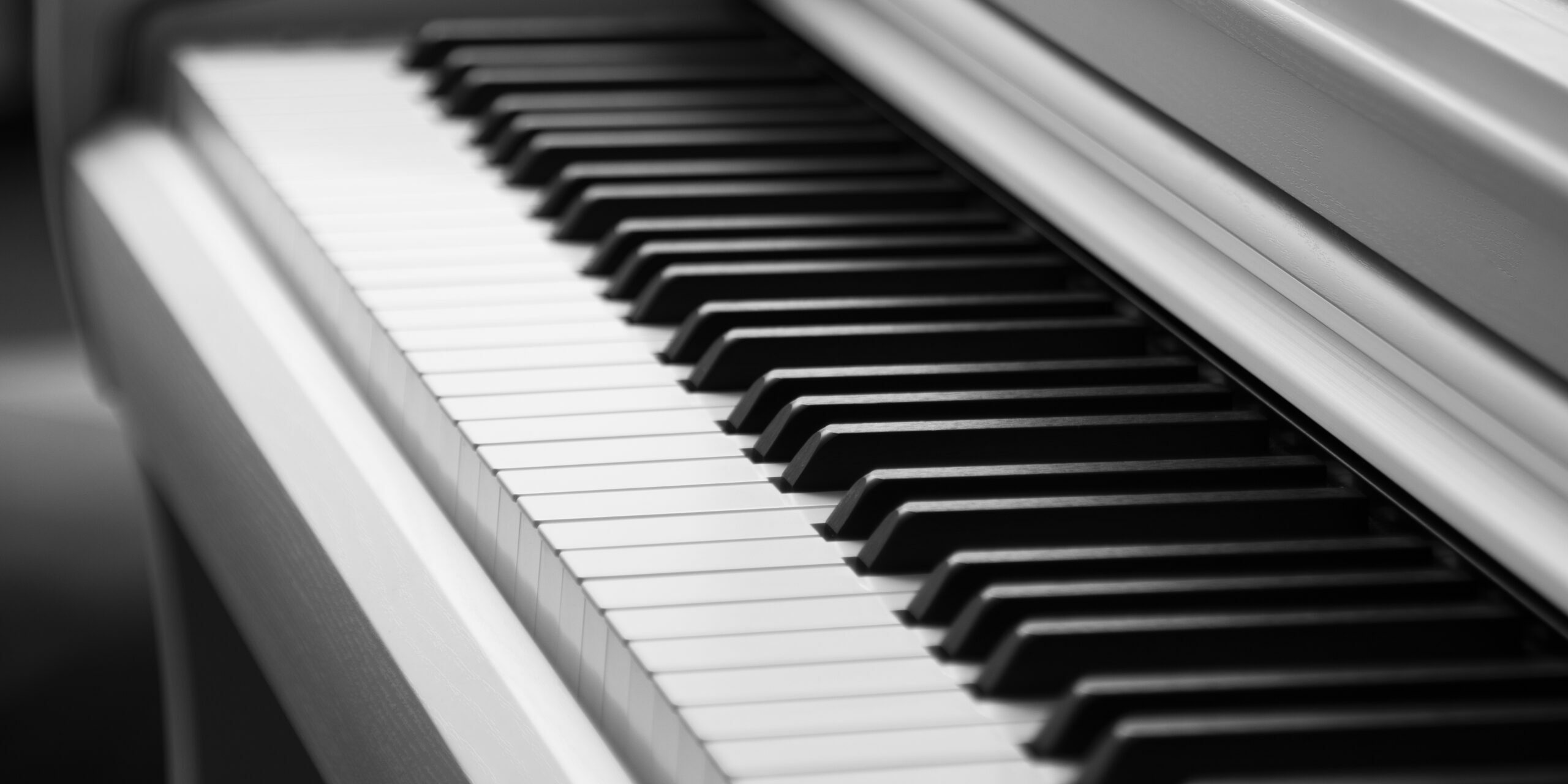 Klavier, schwarz-weiß